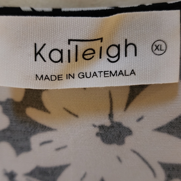 Kaleigh Keeney Knit Floral Black and White Romper - Picture 10 of 10